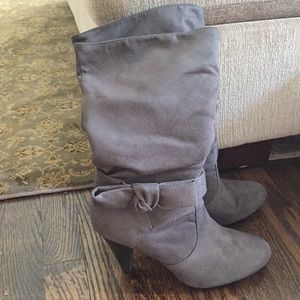 Light gray heeled boots